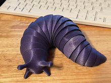 Load image into Gallery viewer, Articulating Fidget Slug