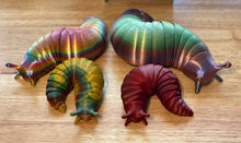 Load image into Gallery viewer, Articulating Fidget Slug